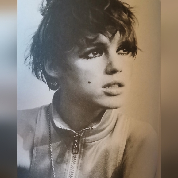 Edie: American Girl Paperback –1982 English edition  by Jean Stein/ George P - Picture 1 of 11